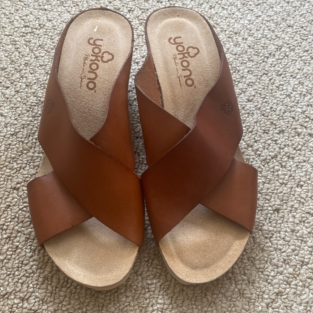 Yokono Brown Leather Wedge Heel Sandal. Size 8